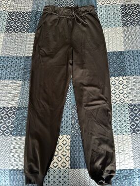 Women’s lululemon Black Drawstring Jogger Pants -